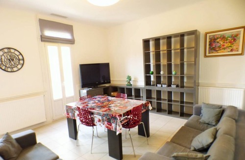 Saint-Mandrier-sur-Mer Apartment | Sea view, 3 bedrooms, internet, air conditioning and private parking