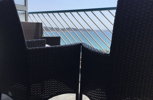 Bandol Apartment | SEA VIEW 3 MN WALK FROM THE BRIGHT AND MODERN BEACH
