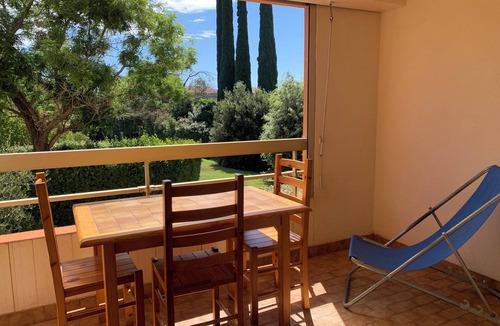 Miramar Apartment | Seafront Studio Cabin - Plage de l'Argentière, La Londe-les-Maures