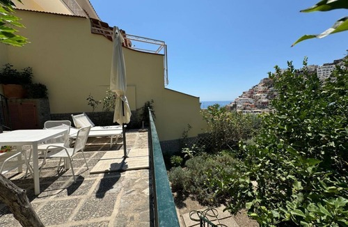 Arienzo Apartment | Sebastien Garden along via Marconi Positano