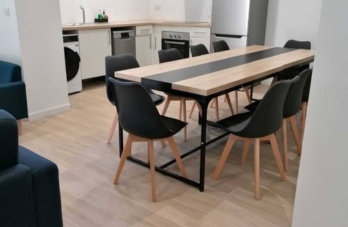 La Crau House | single storey house 10 sleeps, 2 bedrooms, 2 bathrooms, inside parking