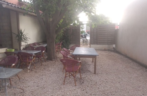 Cuers Apartment | Small studette with garden view