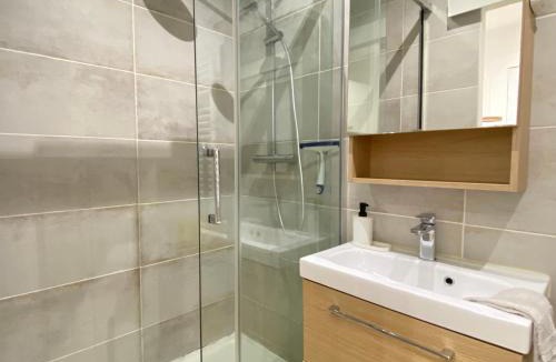 La Ciotat Apartment | SOLEYA climatisé Centre Ville ancien au calme byLaConciergerie