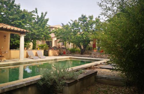 Saint-Saturnin-les-Apt Apartment | Sous la pergola