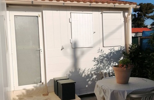 Le Castellet Ski Chalet | SOUS LE SOLEIL DE LA PROVENCE 2-BEDROOM CHALET