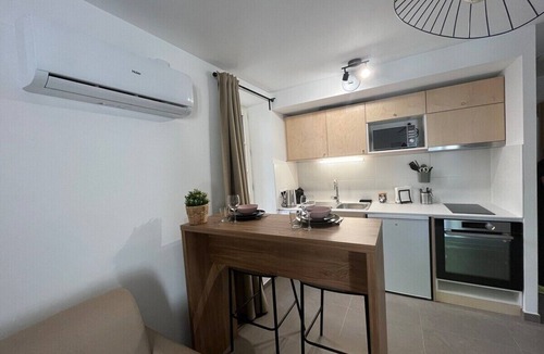 Velaux Apartment | Sous les platanes