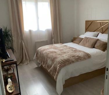 Morieres-les-Avignon Apartment | SPA jardin privé T3 indépendant dans Villa