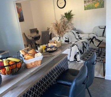 Morieres-les-Avignon Apartment | SPA jardin privé T3 indépendant dans Villa