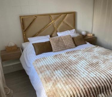 Morieres-les-Avignon Apartment | SPA jardin privé T3 indépendant dans Villa