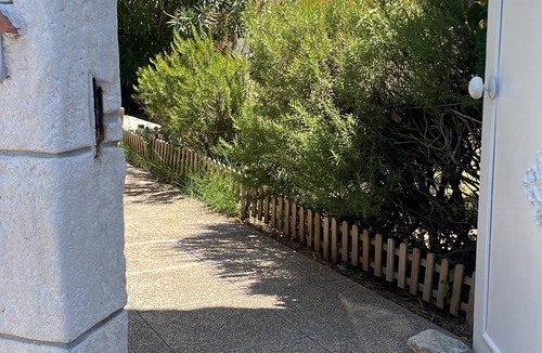 Monteux House | SPACIOUS & COMFORTABLE house in MONTEUX, next to Parc Spirou and Wave Island.