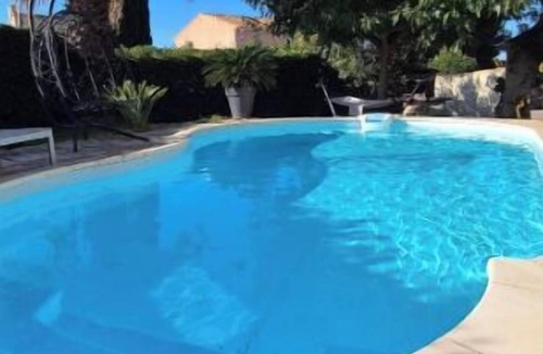 Istres House | Spacious house with private pool