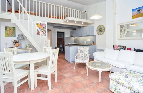Molleges House | Spacious, idyllic vacation home with pretty outdoor area and great pool.