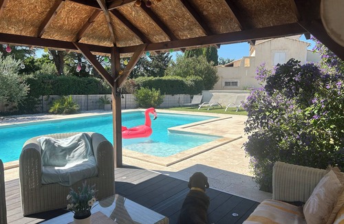 Sorgues House | Spacious villa with large air-conditioned pool courtyard electric gate