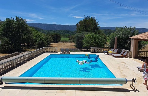 Menerbes Villa | Splendid Provencal property with breathtaking views