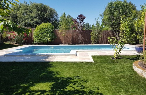 Venasque House | Stone farmhouse "the Pistachio shed