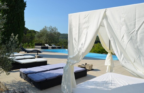 Seguret House | Stone house with beautiful swimming pool and surrounding panorama