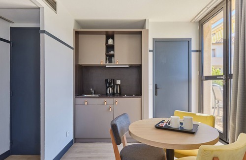 Couronne Urbaine Apartment | Studio à deux pas du centre-ville + terrasse