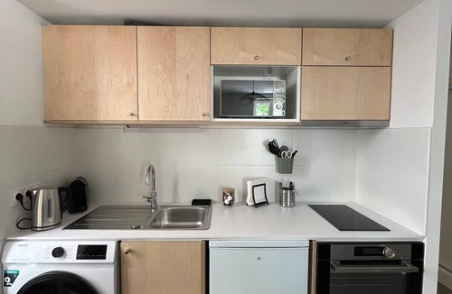 Velaux Apartment | Studio 25m2 air-conditioned and fully equipped