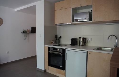 Velaux Apartment | Studio 25m2 air-conditioned and fully equipped