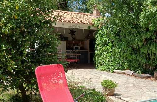 Brignoles Apartment | Studio 25m2 Entouré de Vignes Avec Piscine Privatisée