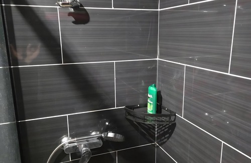 Robion Apartment | Studio Apartment 'Canto Cigalo Rdc 1' with Wi-Fi and Air Conditioning
