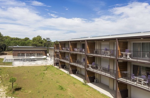 Remoulins Apartment | Studio avec Wi-Fi Gratuit Près du Pont du Gard