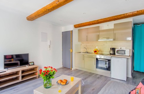 Le Mourillon Apartment | Studio Bazeilles by Interhome