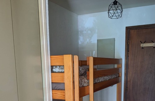 Miramar Apartment | Studio cabin 100 metres from the seafront