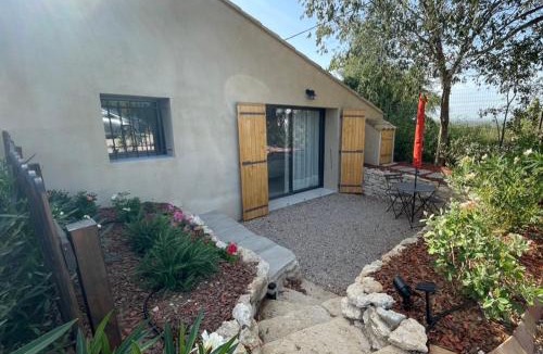 Aix-en-Provence Apartment | STUDIO campagne AIX EN PROVENCE