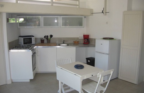 Montfavet Apartment | Studio in Mas provençal in AVIGNON (2 people)