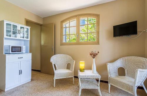 Toulon - Hyeres Apartment | Studio L'Ayguade-2 by Interhome