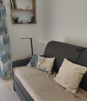 Les Pennes-Mirabeau Apartment | Studio la garrigue