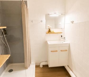 Gambetta Apartment | Studio "Les Cactus" avec Terrasse à 5 min à pied de la Plage