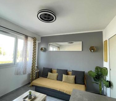 Les Sablettes Apartment | Studio les Sablettes vue mer