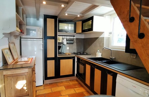 Pelissanne Apartment | Studio Mitoyen de Mas Provençal