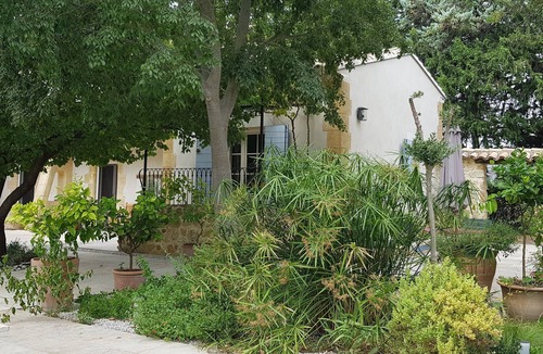Pelissanne Apartment | Studio Mitoyen de Mas Provençal
