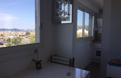 Les Sablettes Apartment | Studio sea view 200 m from beaches free parking Wifi Clim