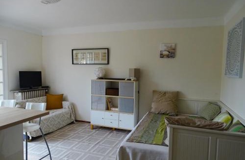 Le Pradet Apartment | Studios proches de la mer plein soleil