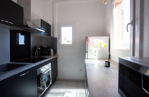 Grimaud Apartment | Stunning 3 bedroom, 3 bathroom penthouse apartment
