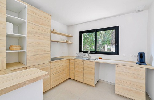 Monteux House | Stunning home in Monteux with WiFi