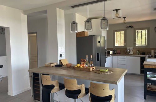 La Valette-du-Var Villa | Stunning private villa with private pool, A/C, WIFI, TV, terrace, panoramic view and parking