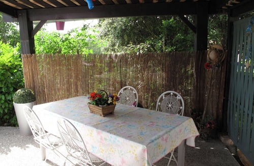 Quinson House | Stunning private villa for 4 guests with pool, TV and terrace