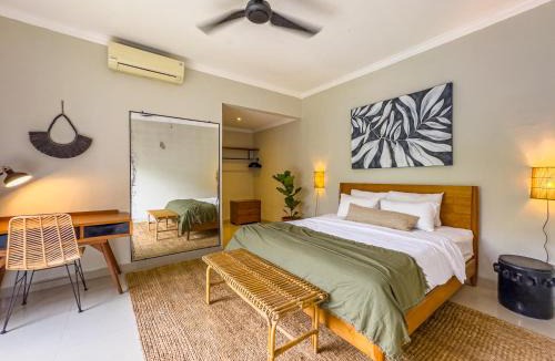 Batubelig Villa | Stylish 3BR Seminyak Villa walking distance to Beach & Cafes
