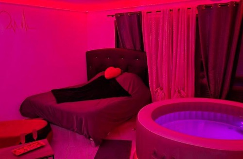 Vitrolles House | Suite avec Jacuzzi Proche Aix Marseille Aéroport Plage