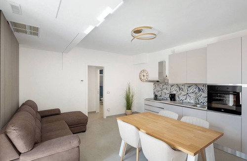 Bomerano Apartment | Suite La Camelia with Mountain View, Wi-Fi and Air Conditioning