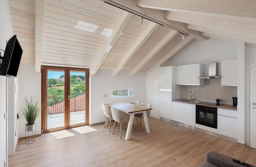 Bomerano Apartment | Suite Le Orchidee with Mountain View, Wi-Fi and Air Conditioning