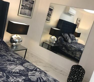 Brue-Auriac Bed & Breakfast | Suite Saint Esteve avec balneo au cœur d'un hameau