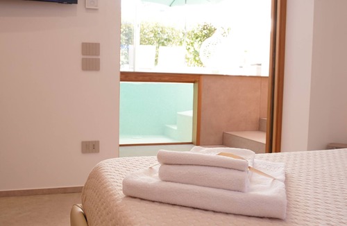 Dragonea Bed & Breakfast | Suite with private heated pool