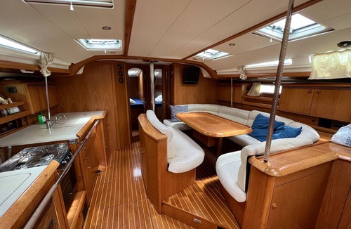 Port Grimaud Boat Rental | Sun-Kissed Sailing Adventure in Provence-Alpes-Côte d'Azur