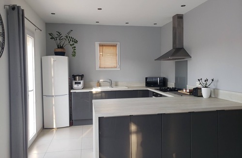 Chateaurenard House | Sunny house